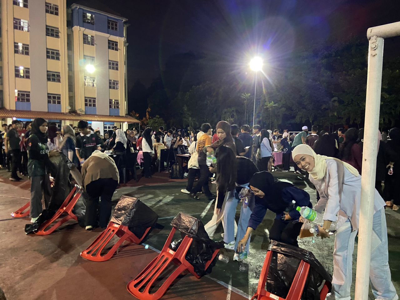 Picture 4: Plastic bottle recycling activity